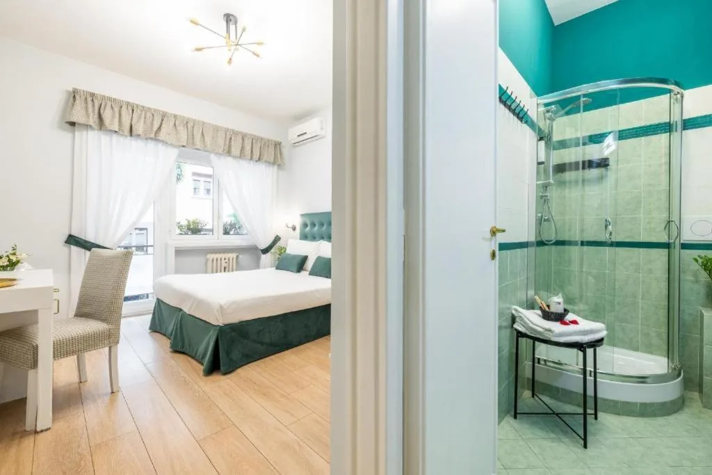 Deluxe Double Room beside its private shower room